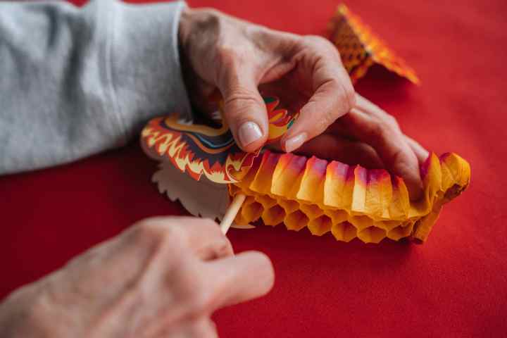 paper:3vu5aqeyimy= dragon puppet